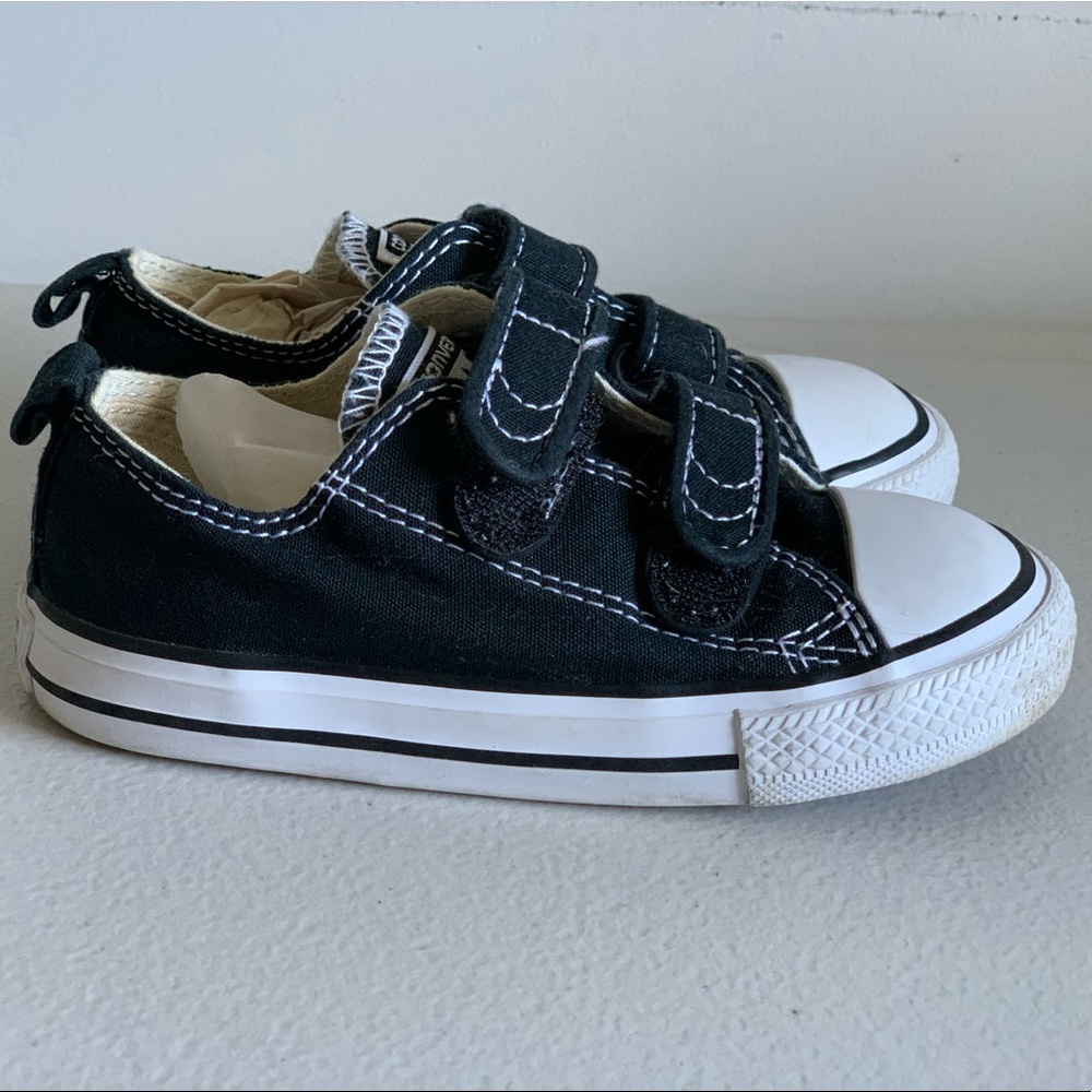 Converse low top shoe